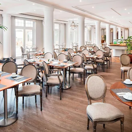 Hotel D'el Rey Marriott Golf &