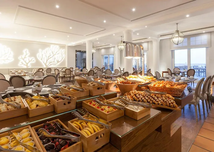 Hotel D'el Rey Marriott Golf &